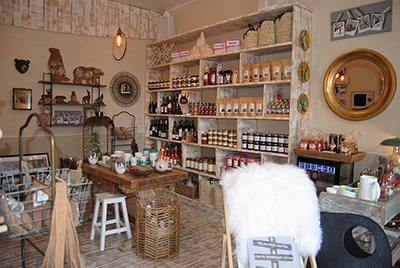 Tienda de comestibles Gourmet en Luz - Casa de Huespedes Chalet Mina en Sazos
